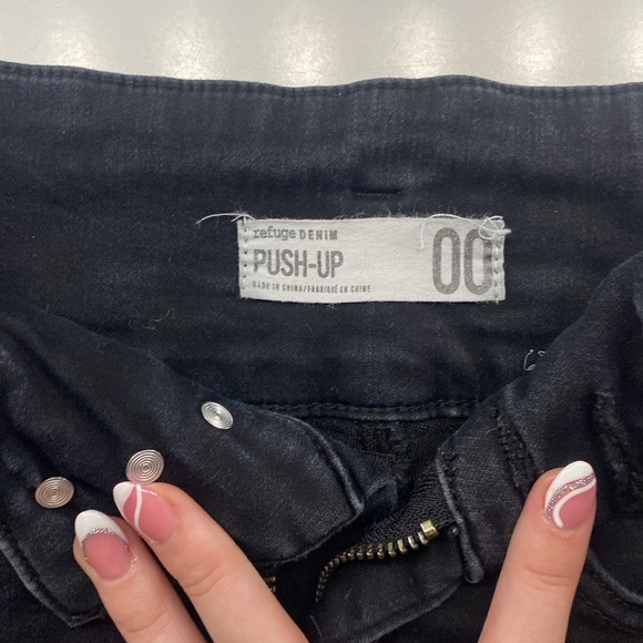 Black push up shorts, woman’s Size 00 - Picture 2 of 5